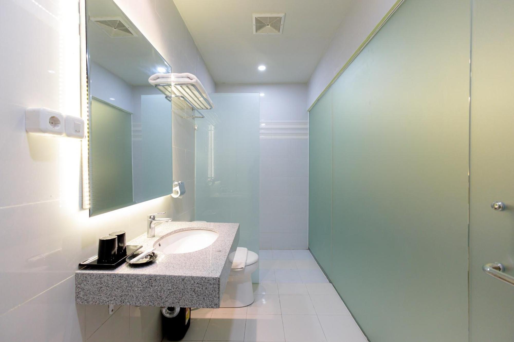 Sans Hotel 88 Andalan Surabaya By Reddoorz Luaran gambar